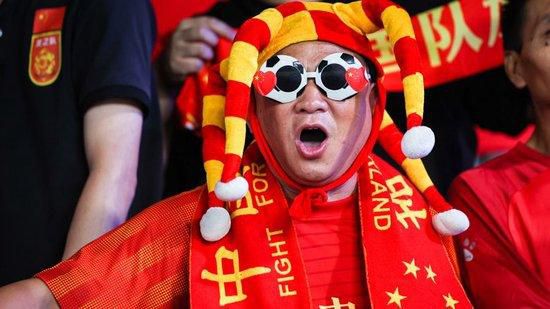 说罢，他又不禁感叹：可欣，将来你一定要想办法与那位叶少爷拉近些关系，我死之前，留一份遗嘱给你，将费家指定由你继承，届时你去求叶少爷帮忙，只要他能帮你夺回费家，你以后就是费家家主。
